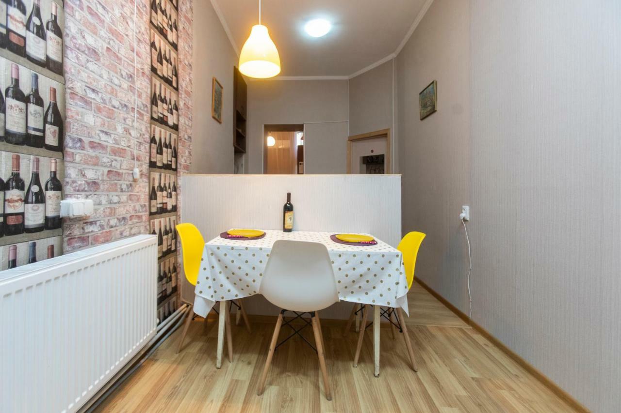 Appartamento Minimalist Studio Walking Distance To City Centre Tbilisi Esterno foto